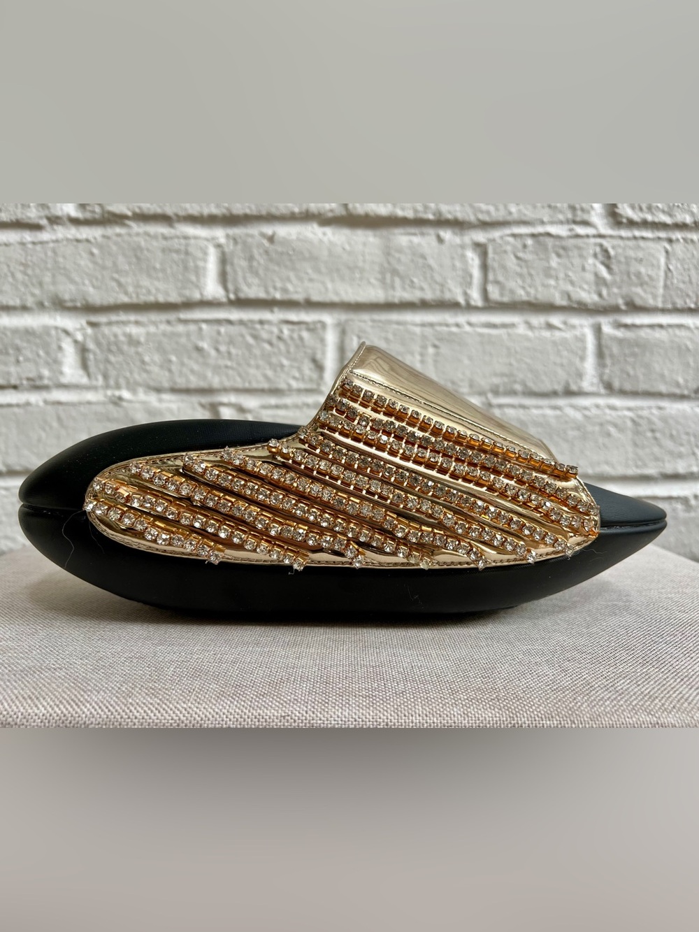 AZALEA WANG BUGGY SLIDE Black Gold Rhinestone unique curved Flatform Rubber base
